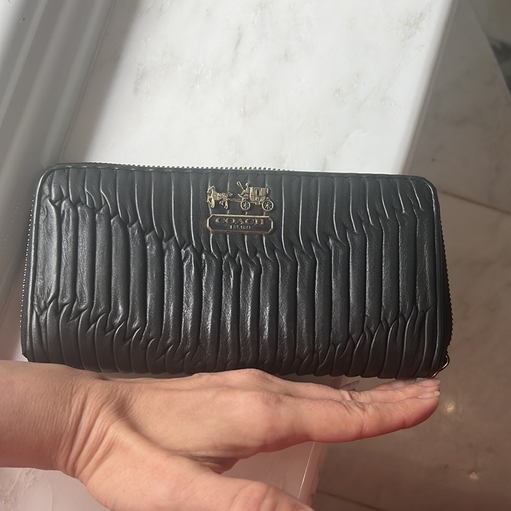 Coach Wallet - Picture 2 of 8